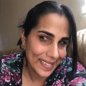 Meet your Posher, Esha